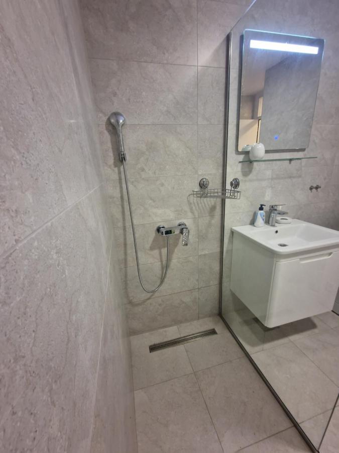 Spacious 75m2, Freshly Renovated Next To Diamond Mall Apartamento Skopie